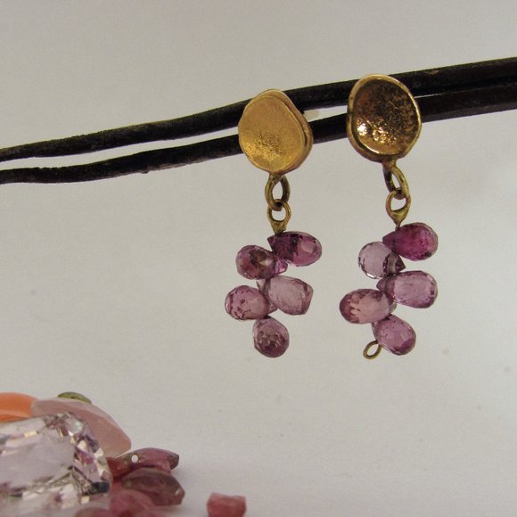 Sapphires earrings. 14k Yellow Gold & Sapphires.